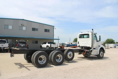 New | in-Stock 2026 INTERNATIONAL HX Cab Chassis trucks Texas US | Roll Off Truck World #1491798