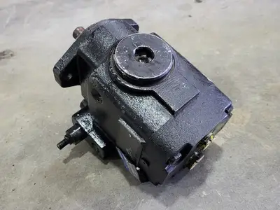 NEW OILGEAR PVWJ-022-A1UV-RSAY-P-1NNSN