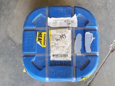 NEW SKF 23240 CC/C3W33