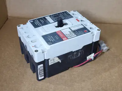 Used EATON CUTLER-HAMMER HMAP003A0C Switchgears British Columbia CA | Lenmark #477715