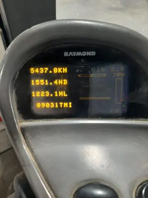 USED 2006 RAYMOND SA-CSR30T ELECTRIC MAN UP SWING REACH TURRET FORKLIFT