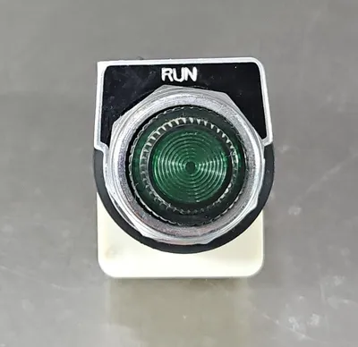 Schneider 9001 KM38LG Green Lens Push to Test Pilot Light. Loc4C-17