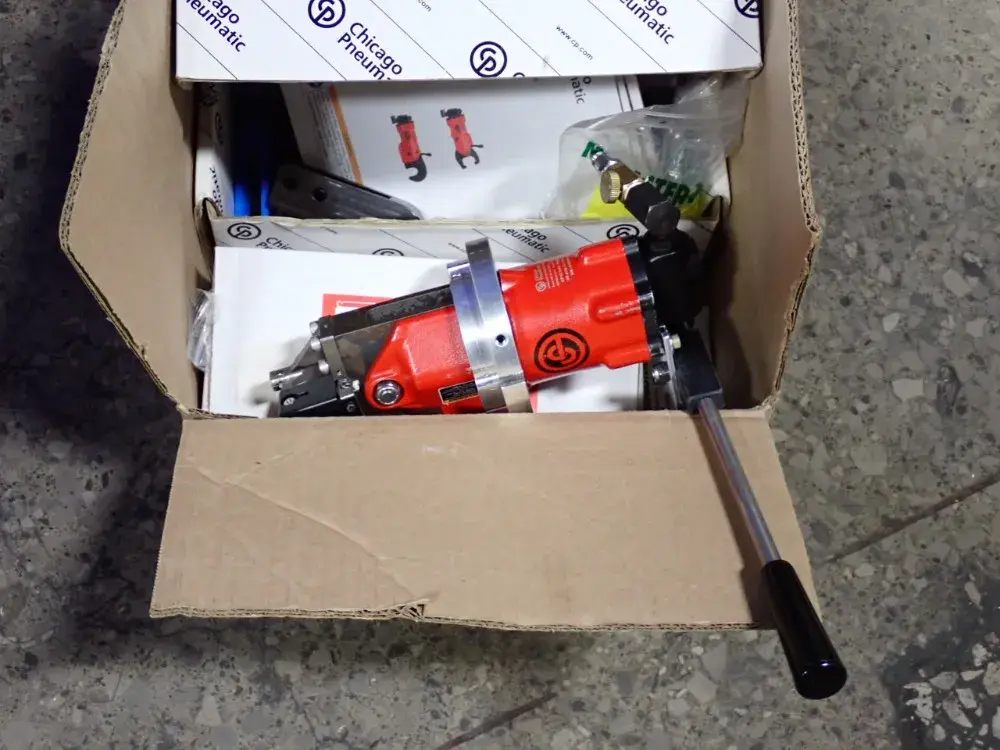 Chicago Pneumatic Pneumatic Rivet Squeezer