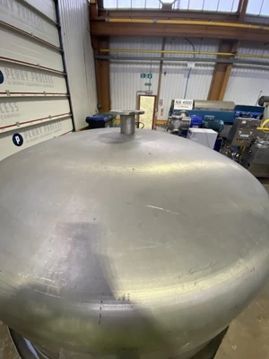 _UNKNOWN_ _UNKNOWN_ Tanks SS Europe 0-4,999 Litres | Perry Equipment (2)