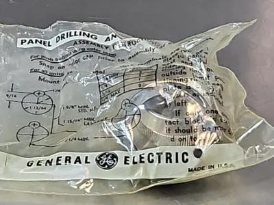 General Electric CR2940UK200AL orange push button. Loc4E20