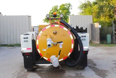 Used 2009 VAC TRON LP555SDT Hydro Excavators Texas US | Roll Off Truck World #1492016