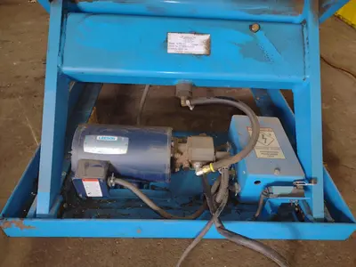 3,000 LBS X 48" X 48" ROTO-MAX HYDRAULIC SCISSOR LIFT TABLE W/ ROTARY LEWCO ROLLER CONVEYOR TOP, 110 VOLT: STOCK #20875