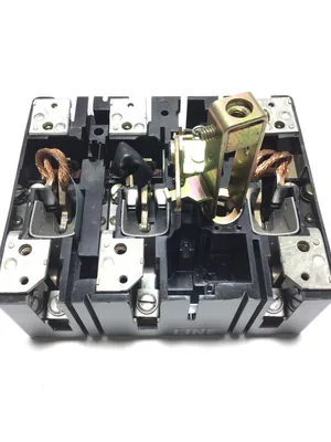 Eaton Cutler-Hammer A 60A VISI-Flex Switch 600VAC 250VDC 3Pole Panel Depth 5-3/16″/9-31/32″