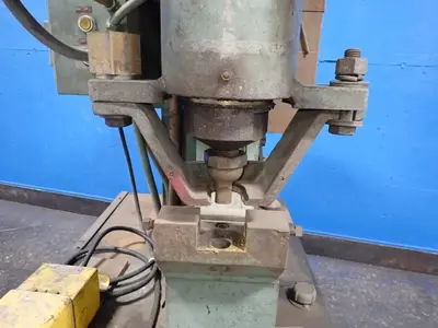 Used THE HILL ACME COMPANY NO 4 Ironworkers Ohio US | HGR 24 #869619