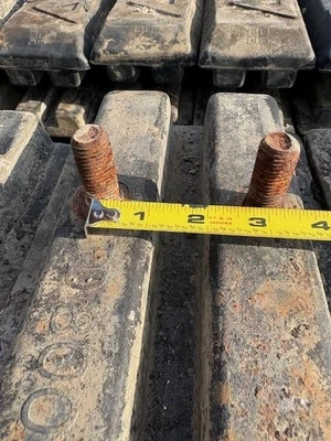 Used AIO 31" BOLT-ON RUBBER PADS Construction Equipment Parts North Carolina US | Southeastern Equipment Corp #1467801
