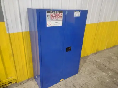 USED JUSTRITE H-1564M-YDIMENSIONS 43 X 18 X 65" HIGHCAPACITY 45 GALLONSSHELVES 2WEIGHT 291 LBS