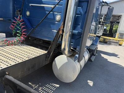 Used 2010 VOLVO VNL Conventional trucks Indiana US | Miedema Asset Management Group #1414542