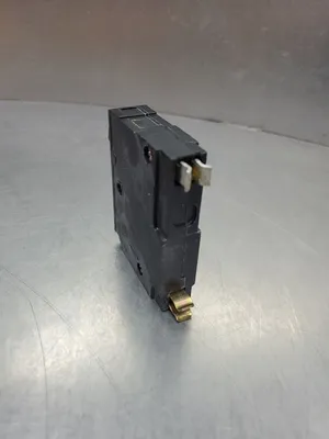 Square D QO115 15A 1-Pole Plug-on Circuit Breaker. 4B-38