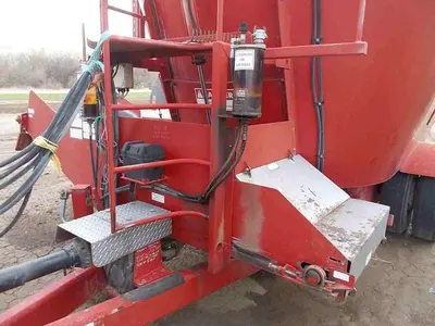 USED 2009 LOEWEN 1022
