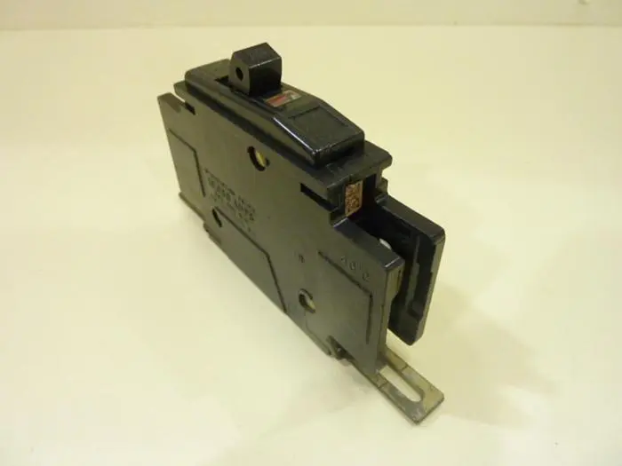 Used SQUARE D QOU130 Circuit Breakers Michigan US | Ideal Machinery #599190