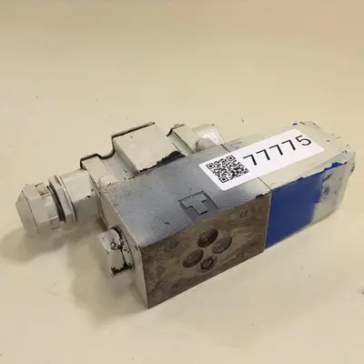 USED VICKERS DG4V32AMP7H7P2050