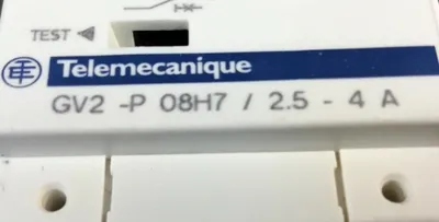 Telemecanique GV2-P08H7/ 2.5-4A Manual Motor Starter Circuit Breaker 3-Pole 4-E7