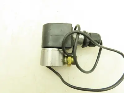 Parker 71215SN2EF00N0C111C2 Pneumatic Solenoid Valve 24VDC 520PSI 3/64 Orifice
