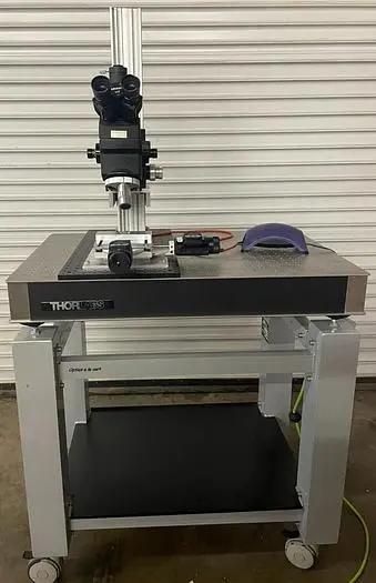 MITUTOYO MICROSCOPE WITH DIGITAL MICROMETERS (THORLABS TABLE SOLD SEPARATE)