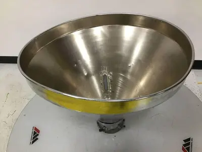 USED METAL FABRICATOR A10700495-00