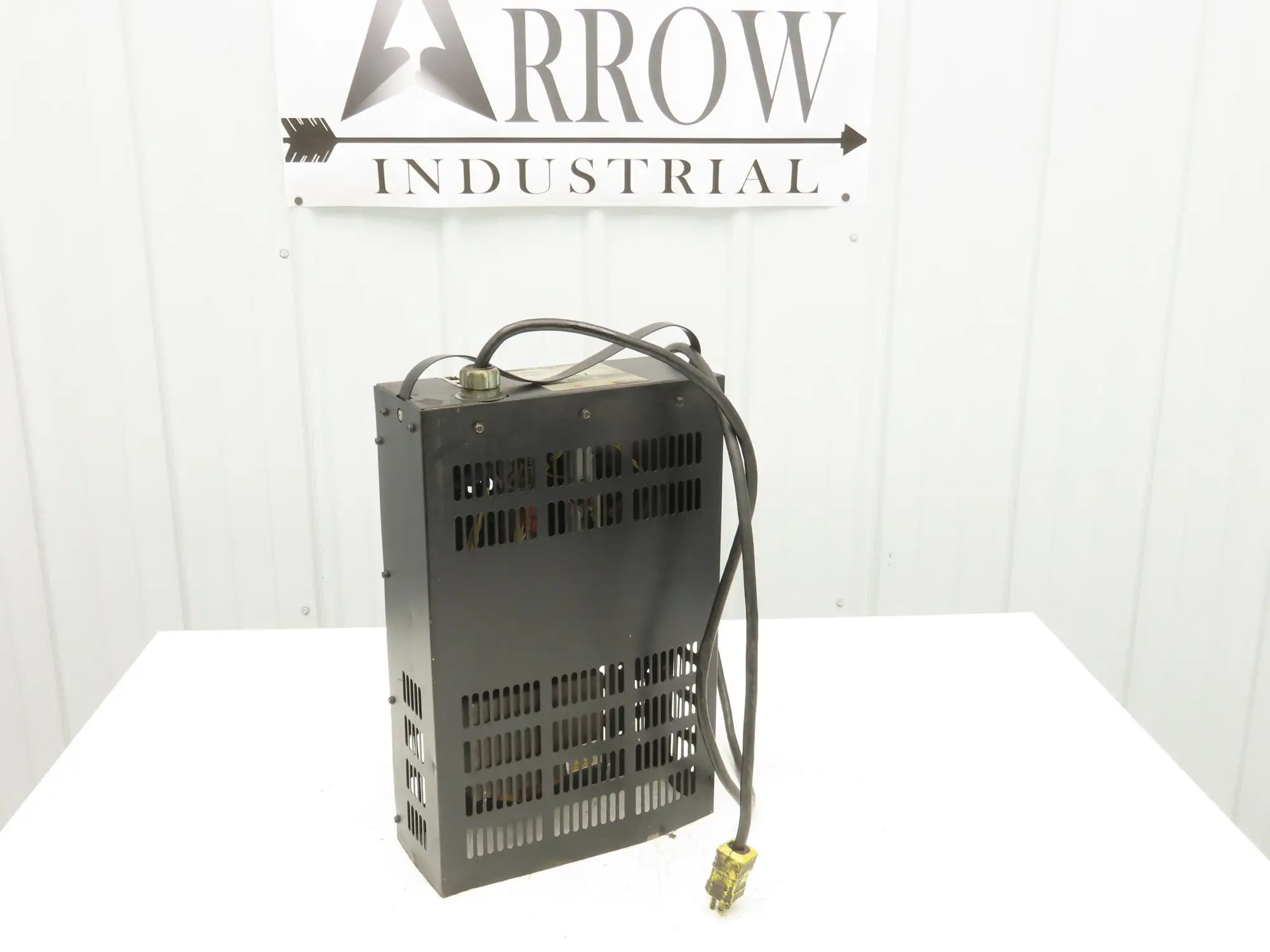 Applied Energy A15573-F3 Colt Forklift Battery Charger 24VDC 225-380Ah 120VAC