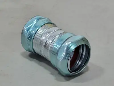 1" EMT Weatherproof Coupling (Box of 9)