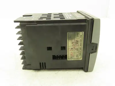 Honeywell UDC2500 Digital Temperature Controller DC2500-E0-0L00-200-10000-00-0