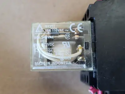 USED OMRON LY4