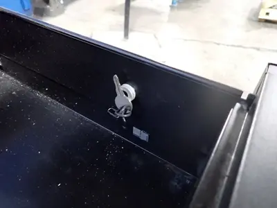 Global Industrial 3 Drawers  Cabinet