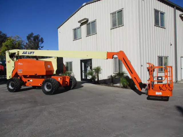 USED 2012 JLG 800AJ
