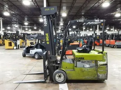 USED 2020 CLARK TMX25