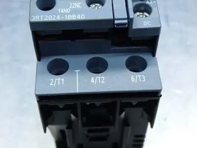 New | in-Stock SIEMENS 3RT20241BB40 PLC Contactors | HGR 24 #753982