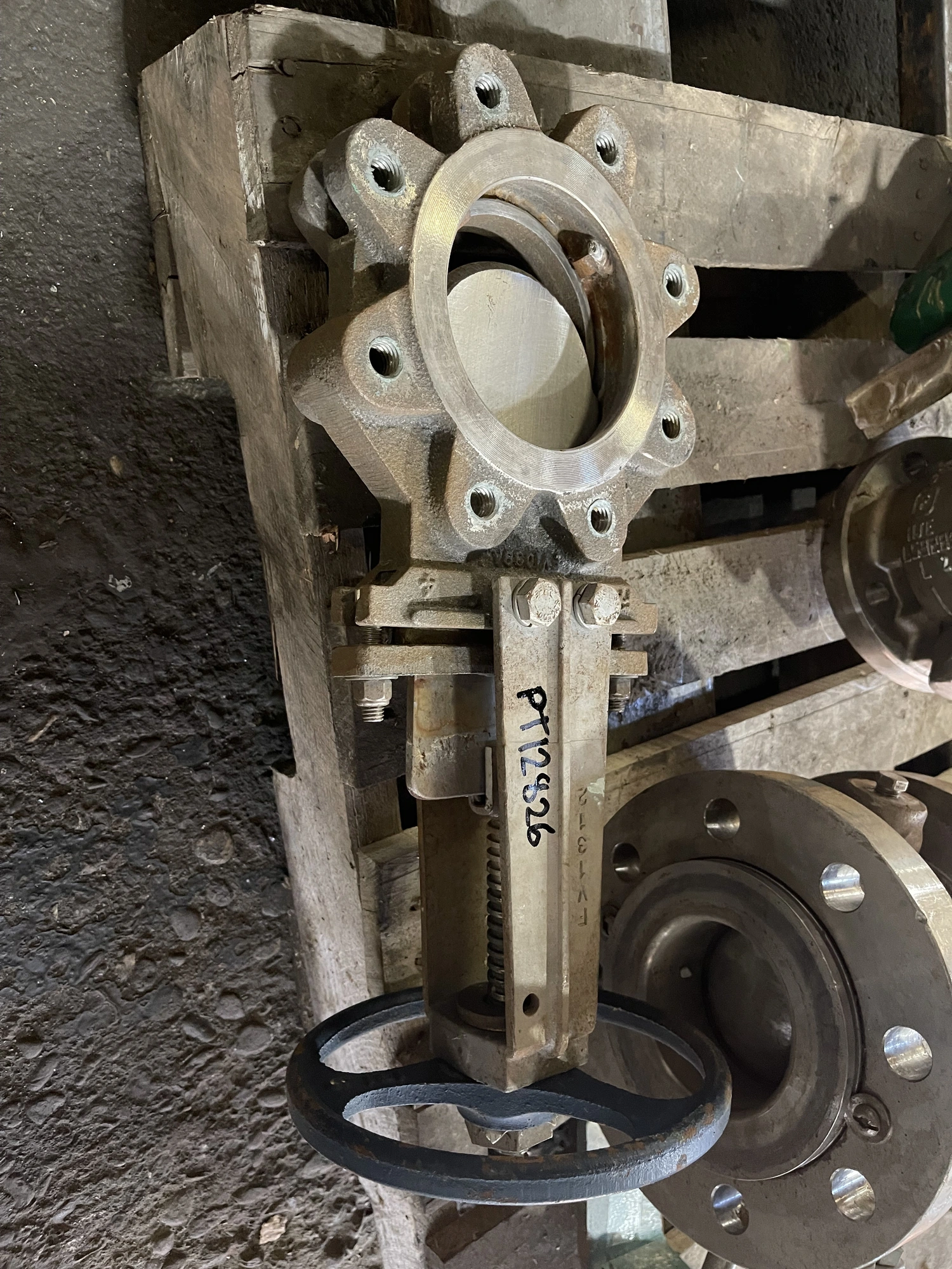 Fabri-Valve 4"-150 knife gate valve, hand wheel operated