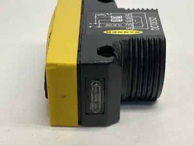 Used Banner Engineering Long-Range Laser Diffuse Sensor 70231 DAMAGED CASE Photoelectric Sensors Michigan US | Maverick Industrial Sales #1402264