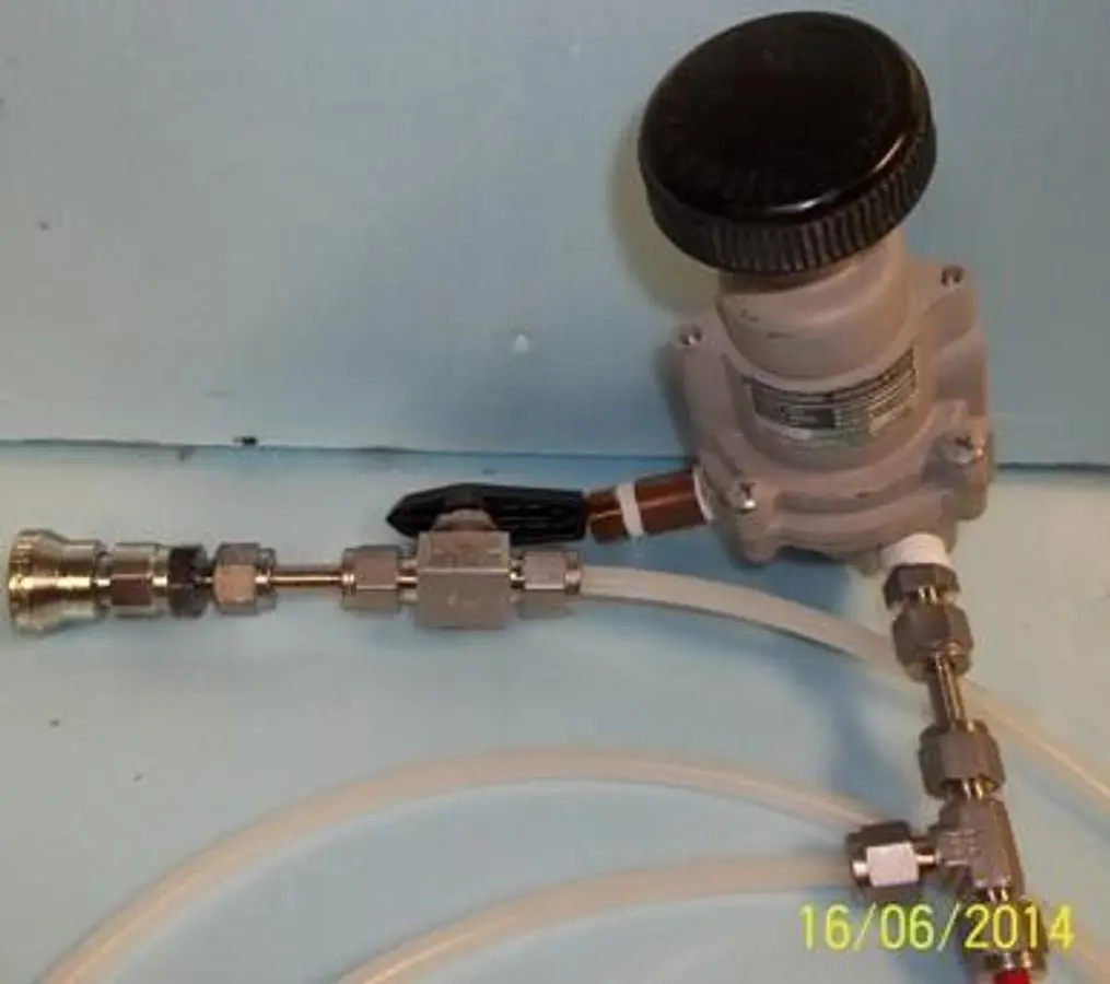 USED FOXBORO SP 250A MAX INLET 3000 PSIG