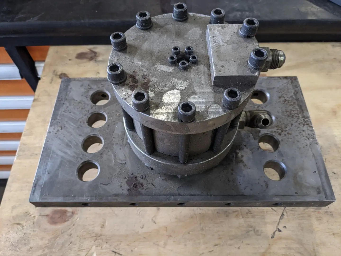 4-inch Hydralic Cylinder w/ 2-inch stroke w/ Custom Plate