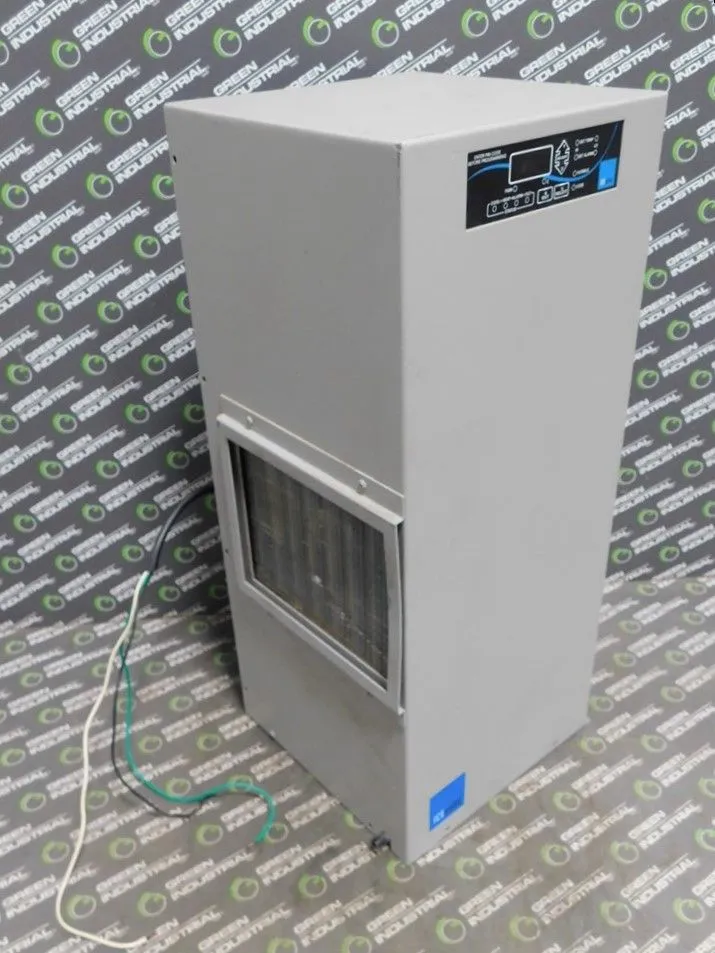 Ice Qube Inc. IQ2000VXS Air Conditioner 120A Refrigerant 134A 11.5oz Used