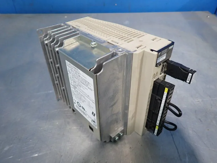 New | in-Stock YASKAWA ELECTRIC SGDV1R9D11A002000 Servo Drives Ohio US | HGR 24 #797562