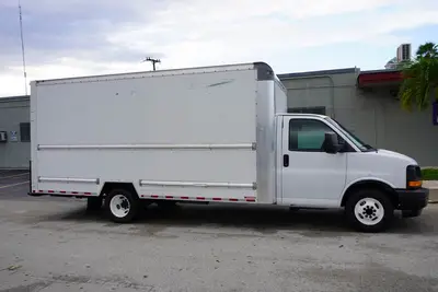 Used 2017 GMC SAVANA G3500 Box trucks Florida US | Truck and Van Outlet #1541709
