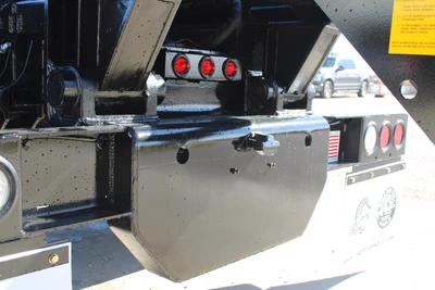 New | in-Stock 2027 MACK MD7 Rolloff Trucks Texas US | Roll Off Truck World #1491884