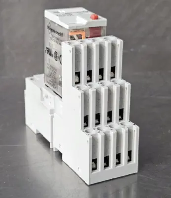 Automation Direct 782XDX2M4L-120A Relay with 70-782EL14-1 base loc4B34