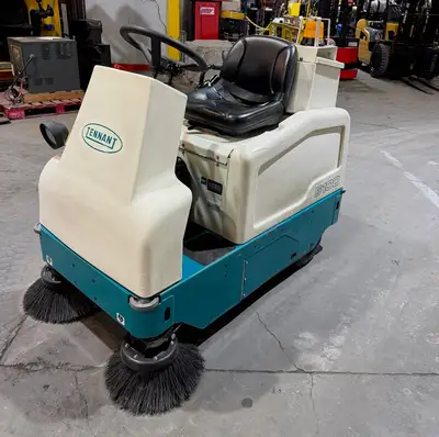 Used 2017 Tennant 6100 Sweepers New York US | United Lift #1445349