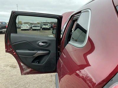 USED 2019 JEEP CHEROKEE