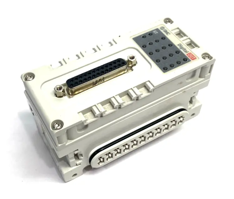 Used SMC Serial Transmission Digital Output Module, PNP 24-Points, 24VDC PLC Processors Michigan US | Maverick Industrial Sales #1389225