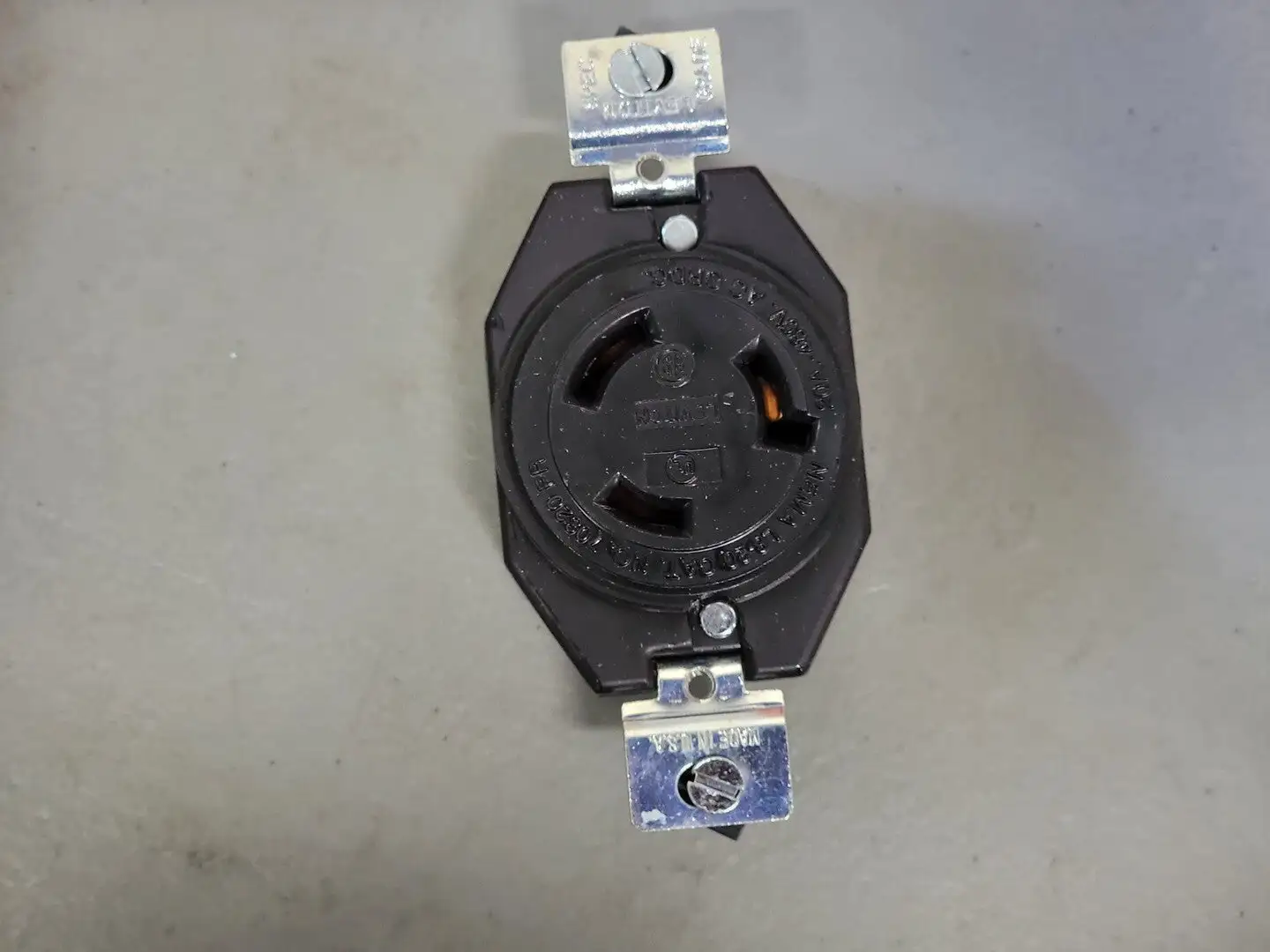 NEW LEVITON 70820-FR
