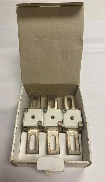 New | in-Stock FERRAZ SHAWMUT A070URD30KI0080 Miscellaneous Equipment (Electrical & Power) | Surplus Asset Holdings #1188239