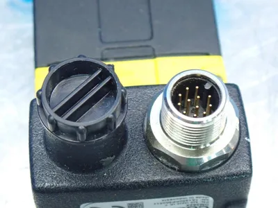 NEW COGNEX 825102331R