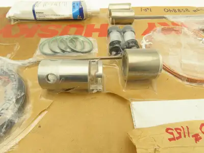 Husky 858840 Injection Mold Svc Kit Some Pieces Missing Pats Listed Below