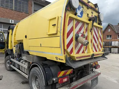USED VOLVO CLEANING TRUCK