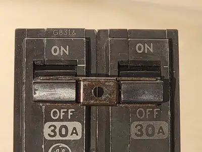 Used GENERAL ELECTRIC THHQL230 Switchgears British Columbia CA | Lenmark #241212